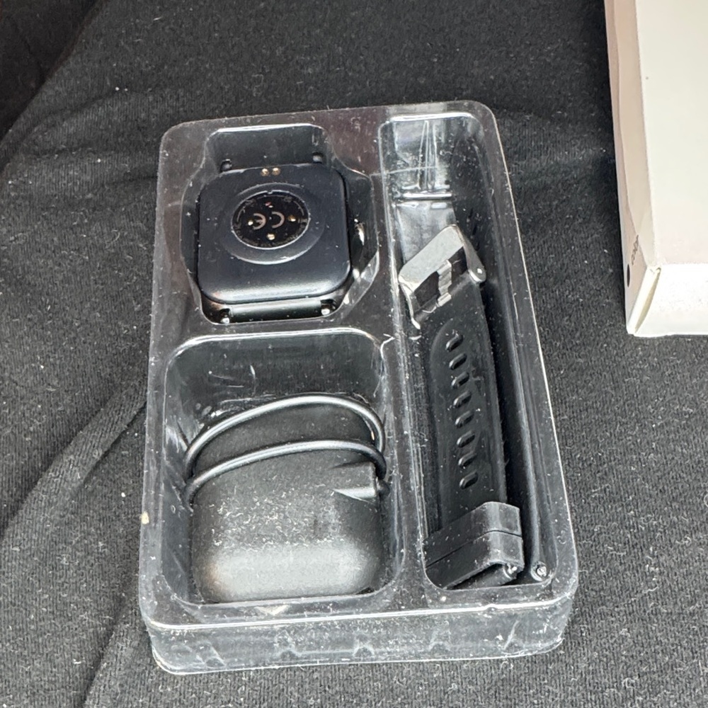 Elegant Black Smartwatch with Black Band - Picture 2 of 5